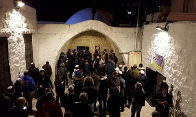 Doa Massal Di Makam Nabi Yusuf 1.500 Warga Yahudi Israel Hadir