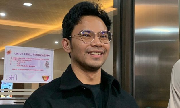 Kisah Asmara Insanul Fahmi: Ingin Kembali Ke Wardatina Mawa