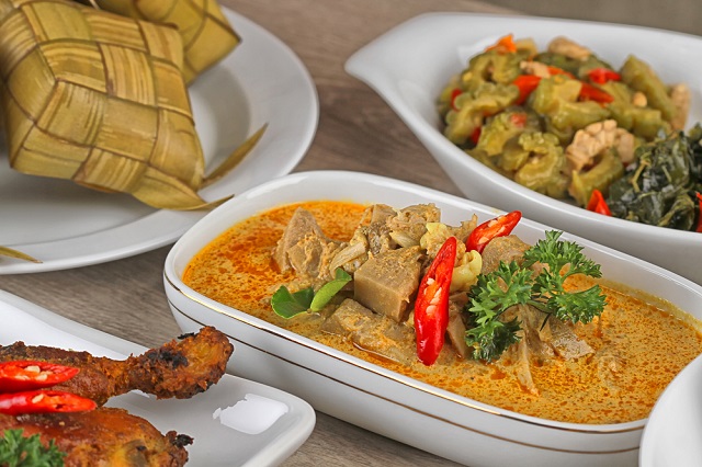 Makanan Yang Selalu Hadir Saat Lebaran, Opor Ayam Sudah Pasti